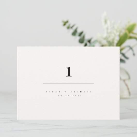 Invitation Minimalist Modern Typography Wedding Table Number (Debout devant)