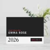 Invitation Minimalist Red Black Grad Era class of 2026 (Debout devant)