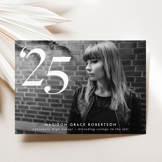 Invitation Minimaliste '25 Photo Graduation Party