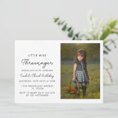 Invitation minimaliste de troisième anniversaire 3 (Debout devant)