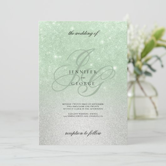 Invitation Mint argent monogramme initial ombre parties scint (Debout devant)