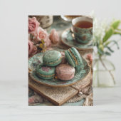 Invitation Mint & Macarons | Chic parisien (Debout devant)