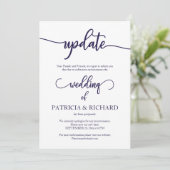 Invitation Mise à jour du report de mariage Navy Blue Script (Debout devant)