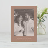 Invitation Mocha Mousse Boho Photo Mariage Moderne (Debout devant)
