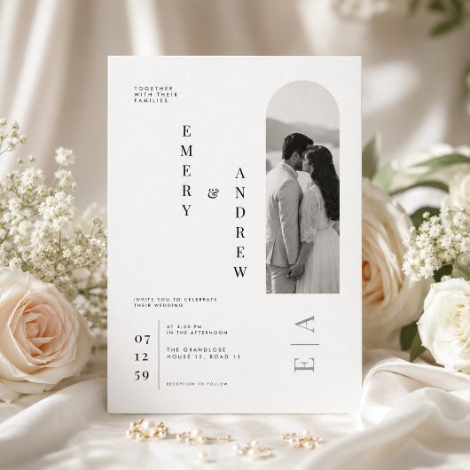 Invitation Modèle de mariage à typographie verticale moderne.
