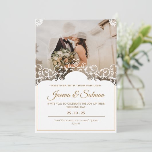 Invitation Modèle de mariage personnalisable avec monogramme (Debout devant)