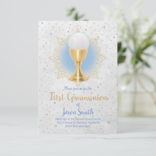 Invitation modèle de première communion pour garçon catholiqu (Debout devant)