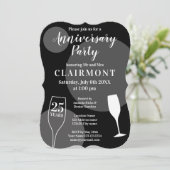 Invitation modèle pour une fête d'anniversaire de  (Debout devant)