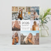 Invitation Modern Black + White Script 2026 Graduation (Debout devant)