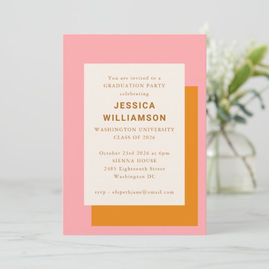 Invitation Modern Bold Pink Orange Classe de Graduation Party (Debout devant)