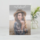 Invitation Modern Celebrate the Graduate Photo Overlay (Debout devant)