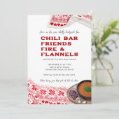 Invitation Modern Chili Amis Flanelle Potluck Friendsgiving (Debout devant)