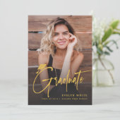 Invitation Modern Grad Cap Script 4 Photo Simple Graduation (Debout devant)