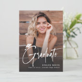 Invitation Modern Grad Cap Script 4 Photo Simple Graduation (Debout devant)
