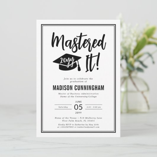 Invitation Modern Mastered It Master's Degree Graduation  (Debout devant)