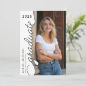 Invitation Modern Minimal Black and White Graduation Party  (Debout devant)