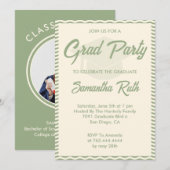 Invitation Modern Sage Green Wavy Stripe Photo Graduation (Devant / Derrière)