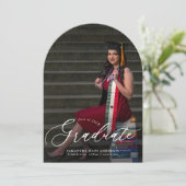 Invitation Modern Script 2 Photos Arch Graduation Party (Debout devant)