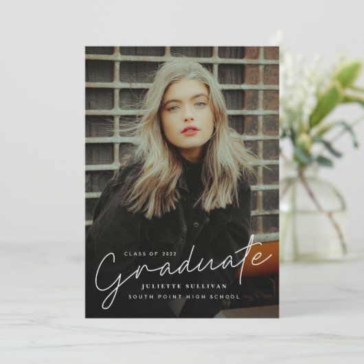 Invitation Modern Script Simple Photo Graduation Party (Debout devant)