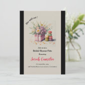 Invitation Modern She Said Oui Macaron Fête des mariées franç (Debout devant)