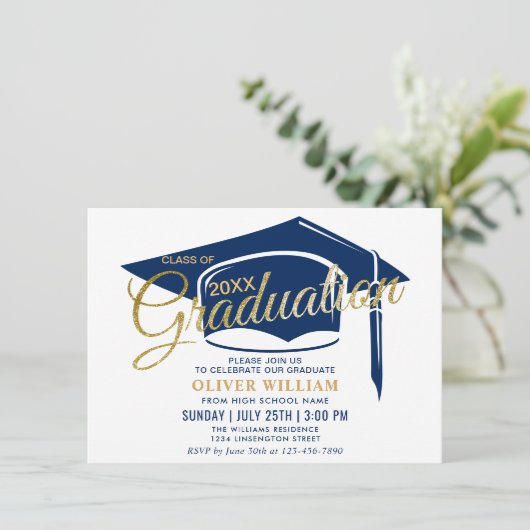 Invitation Modern Simple Class of 2023 Graduation Party (Debout devant)