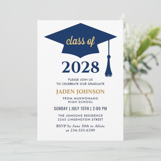 Invitation Modern Simple Class of 2025 Graduation Party (Debout devant)
