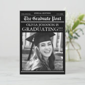Invitation Modern Unique Fun Photo Newspaper Graduation (Debout devant)