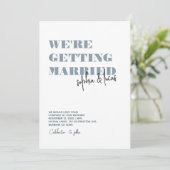 Invitation moderne audacieux Minimal Dusty Blue Wavy Mariage (Debout devant)