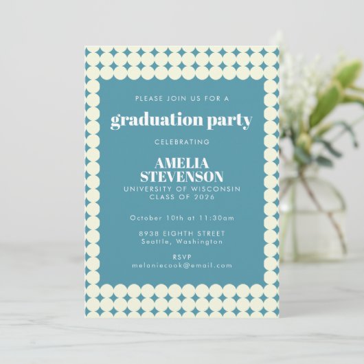 Invitation Moderne Chic Bleu Simple Dots Graduation Party (Debout devant)