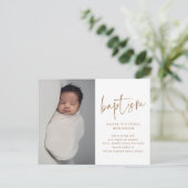 Invitation moderne de baptême et de christening re (Debout devant)