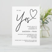 Invitation Moderne Elle Dit Oui Engagement Coeur de la fête (Debout devant)