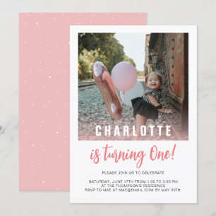 Invitation Moderne Elle tourne une jolie photo rose Anniversa