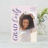 Invitation Moderne Graduation Party 2025 Script Arch Photo (Debout devant)