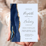 Invitation Moderne Marine Gold Agate Mariage bleu clair<br><div class="desc">Le bord gauche de cette élégante faire-part de mariage moderne est orné d'une bordure en aquarelle bleu marine ornée d'une parties scintillant en faux or. Le texte personnalisable combine écriture manuscrite, copperplate et polices italiques en gris fusain sur un arrière - plan bleu clair. L'envers est assorti d'un design d'agate...</div>