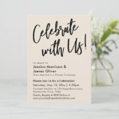 Invitation Moderne Minimaliste Crème Célébrez avec nous ! (Debout devant)