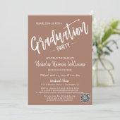 Invitation Moderne Mocha Mousse QR Code Parti de Graduation P (Debout devant)