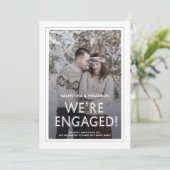 Invitation Moderne Nous sommes engagés Fiançailles photo Fair (Debout devant)