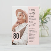 Invitation moderne pour 80e anniversaire avec phot (Debout devant)