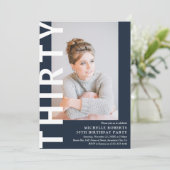 Invitation moderne pour une fête d'anniversaire de (Debout devant)