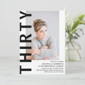 Invitation moderne pour une fête d'anniversaire de (Debout devant)