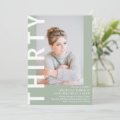 Invitation moderne pour une fête d'anniversaire de (Debout devant)