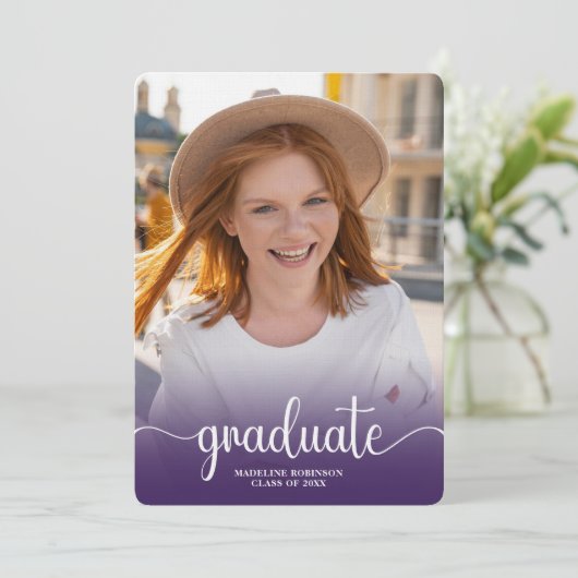 Invitation Moderne Purple script minimum 4-Photo Graduation (Debout devant)
