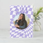 Invitation Moderne Retro Purple & blanc Check photo Graduatio (Debout devant)