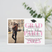 Invitation moderne script rose minima grad party 2025 photo (Debout devant)