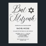 Invitation moderne simple de bat mitzvah de<br><div class="desc">Cette invitation simple et classique de bat mitzvah comporte un blanc,  un arrière - plan de regard d'aquarelle et une typographie noire moderne. Le texte est dans le noir avec une étoile de David étant assortie.</div>