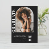 Invitation Moderne simple noir & blanc Arc Photo Graduation (Debout devant)