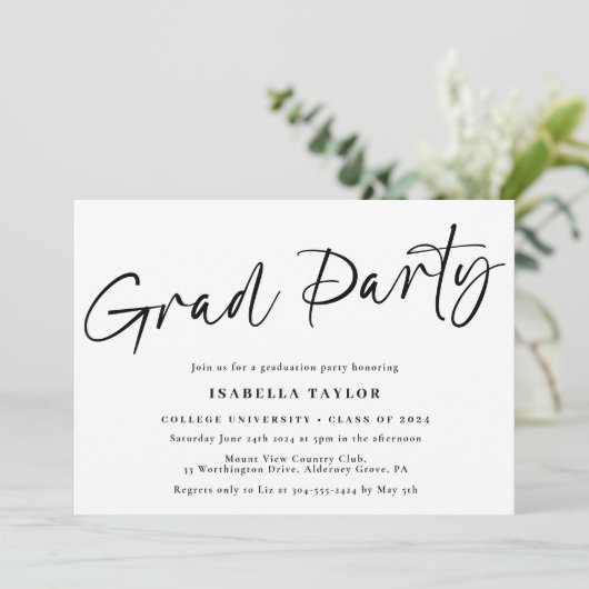 Invitation Moderne Simple Script Black White Graduation Party (Debout devant)