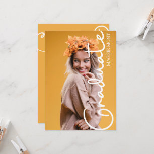 Invitation Moderne tendance Simple Script Photo Graduation In
