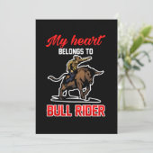 Invitation Mon Coeur Appartient À Bull Rider Cowboy Rodeo Cad (Debout devant)