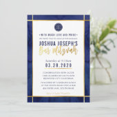 Invitation MONOGRAM BAR MITZVAH bleu foncé or (Debout devant)